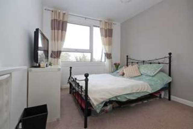  Image of 2 bedroom Flat for sale in Knyveton Road Boscombe Bournemouth BH1 at Knyveton Road Boscombe Bournemouth, BH1 3QN