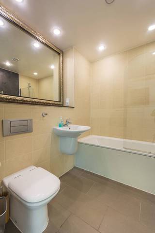  Image of 3 bedroom Flat to rent in Laban Walk London SE8 at Laban Walk  Deptford, SE8 3FJ