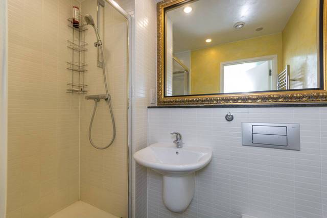  Image of 3 bedroom Flat to rent in Laban Walk London SE8 at Laban Walk  Deptford, SE8 3FJ