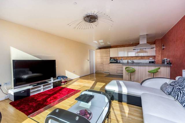  Image of 3 bedroom Flat to rent in Laban Walk London SE8 at Laban Walk  Deptford, SE8 3FJ