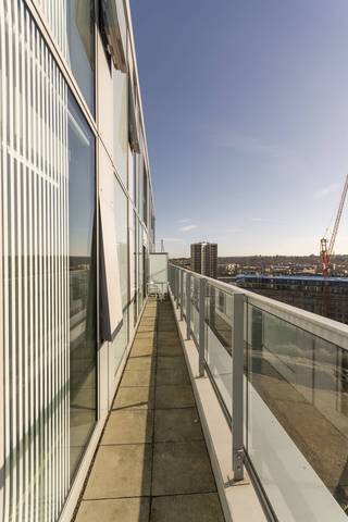  Image of 3 bedroom Flat to rent in Laban Walk London SE8 at Laban Walk  Deptford, SE8 3FJ