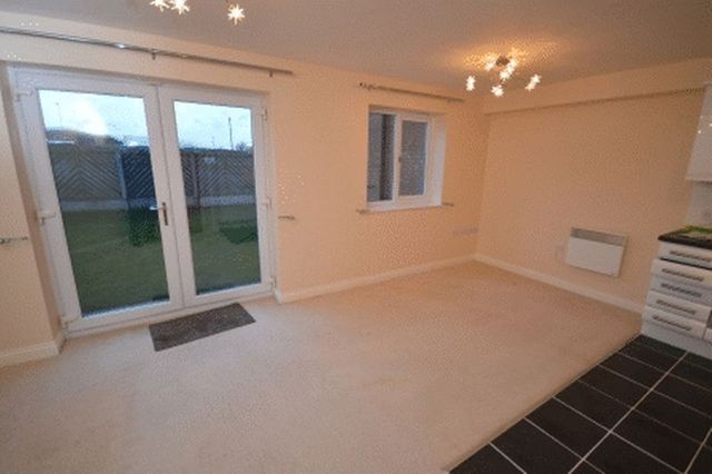 Image of 2 bedroom Flat to rent in Lagentium Plaza Glasshoughton Castleford WF10 at Lagentium Plaza  Castleford, WF10 4PP