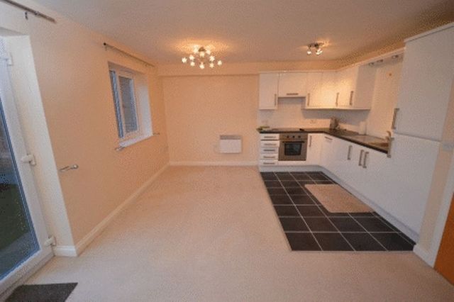  Image of 2 bedroom Flat to rent in Lagentium Plaza Glasshoughton Castleford WF10 at Lagentium Plaza  Castleford, WF10 4PP