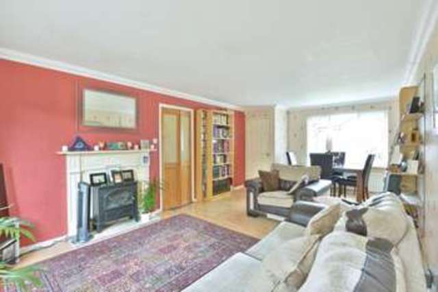 Image of 4 bedroom Detached house for sale in Lagonda Close Newport Pagnell MK16 at Newport Pagnell, MK16 9BN