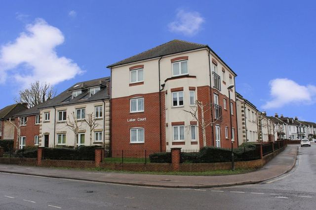  Image of 2 bedroom Retirement Property for sale in Gales Drive Crawley RH10 at Gales Drive  Crawley, RH10 1QB