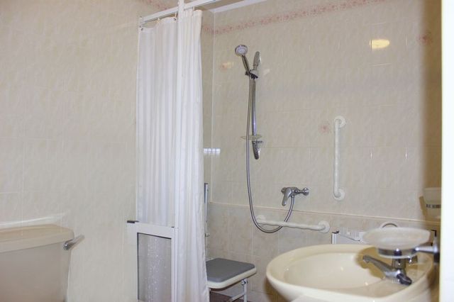  Image of 2 bedroom Retirement Property for sale in Gales Drive Crawley RH10 at Gales Drive  Crawley, RH10 1QB