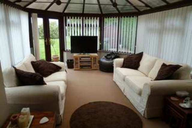  Image of 4 bedroom Detached house for sale in Lakes Lane Newport Pagnell MK16 at Newport Pagnell, MK16 8HR