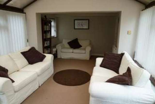  Image of 4 bedroom Detached house for sale in Lakes Lane Newport Pagnell MK16 at Newport Pagnell, MK16 8HR
