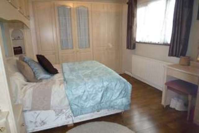  Image of 4 bedroom Detached house for sale in Lakes Lane Newport Pagnell MK16 at Newport Pagnell, MK16 8HR
