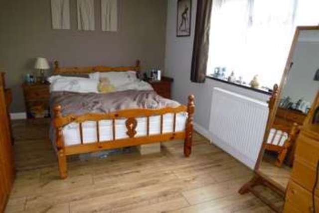  Image of 4 bedroom Detached house for sale in Lakes Lane Newport Pagnell MK16 at Newport Pagnell, MK16 8HR