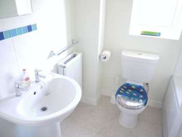  Image of 3 bedroom Semi-Detached house to rent in Dakota Way Eastleigh SO50 at Dakota Way  Eastleigh, SO50 5TY