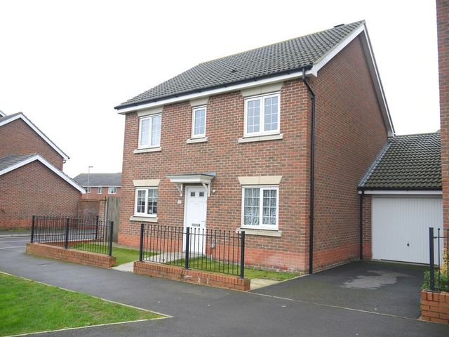  Image of 4 bedroom Detached house to rent in South Street Eastleigh SO50 at South Street  Eastleigh, SO50 5RP
