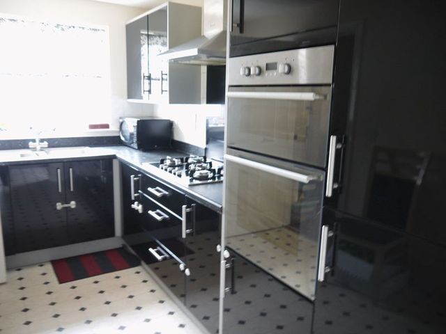  Image of 4 bedroom Detached house to rent in South Street Eastleigh SO50 at South Street  Eastleigh, SO50 5RP