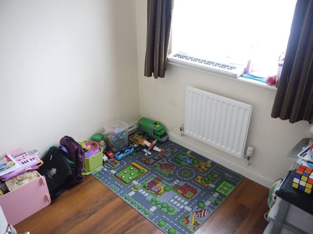  Image of 4 bedroom Detached house to rent in South Street Eastleigh SO50 at South Street  Eastleigh, SO50 5RP