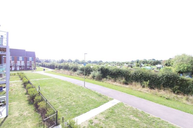  Image of 2 bedroom Flat to rent in Argosy Crescent Eastleigh SO50 at Argosy Crescent  Eastleigh, SO50 5RS