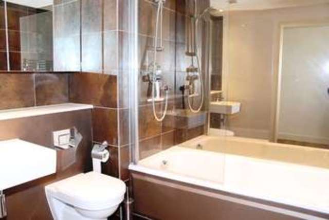  Image of 2 bedroom Flat for sale in Marsh Wall London E14 at 24 Marsh Wall  Canary Wharf, E14 9DB