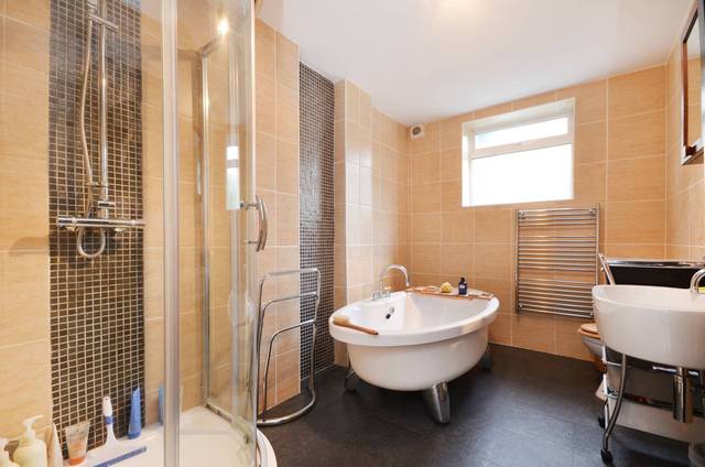  Image of 2 bedroom Maisonette for sale in Langdale Road London SE10 at Langdale Road  Greenwich, SE10 8UA