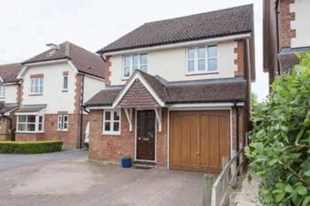  Image of 3 bedroom Detached house for sale in Langstone Gardens Nutbourne Chichester PO18 at Langstone Gardens Nutbourne Chichester, PO18 8SY