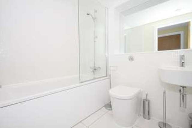 Image of 2 bedroom Flat for sale in Millharbour London E14 at Cobalt Point  Canary Wharf, E14 9JU