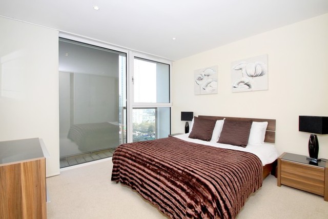  Image of 2 bedroom Flat for sale in Millharbour London E14 at Cobalt Point  Canary Wharf, E14 9JU