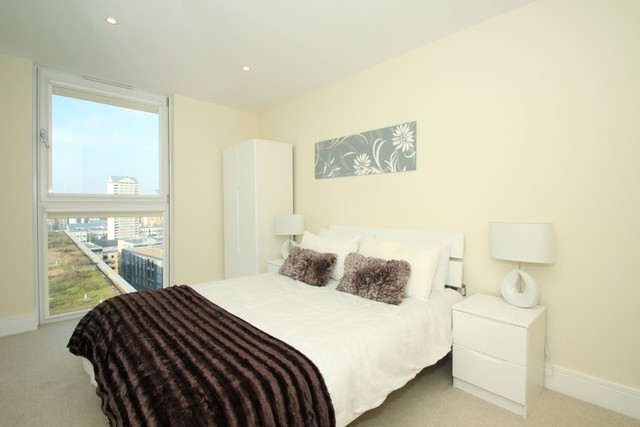  Image of 2 bedroom Flat for sale in Millharbour London E14 at Cobalt Point  Canary Wharf, E14 9JU