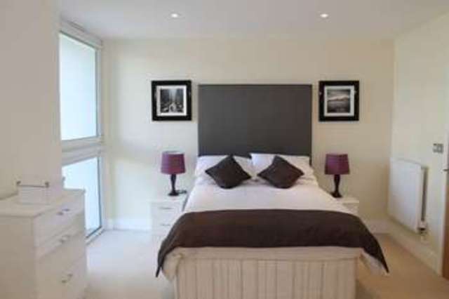  Image of 2 bedroom Flat for sale in Millharbour London E14 at Cobalt Point  Canary Wharf, E14 9JT
