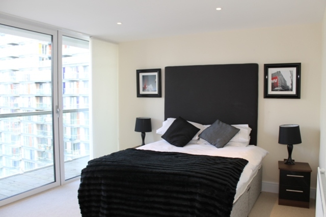  Image of 2 bedroom Flat for sale in Millharbour London E14 at Cobalt Point  Canary Wharf, E14 9JT