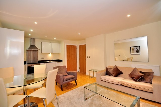  Image of 1 bedroom Flat to rent in Millharbour London E14 at Cobalt Point  Canary Wharf, E14 9JU