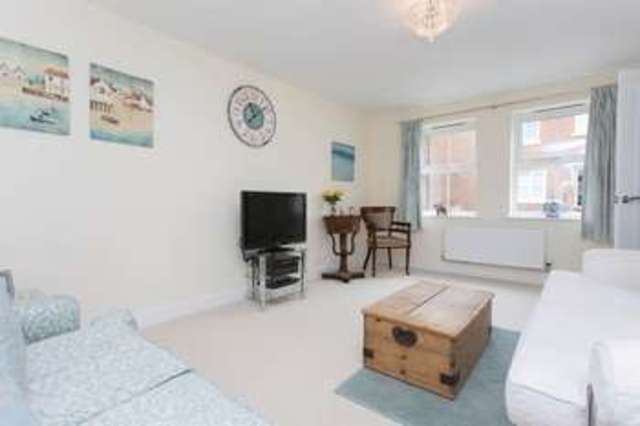  Image of 4 bedroom Detached house for sale in Lapwing Close Emsworth PO10 at Lapwing Close  Emsworth, PO10 7GS