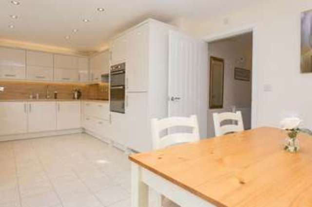  Image of 4 bedroom Detached house for sale in Lapwing Close Emsworth PO10 at Lapwing Close  Emsworth, PO10 7GS