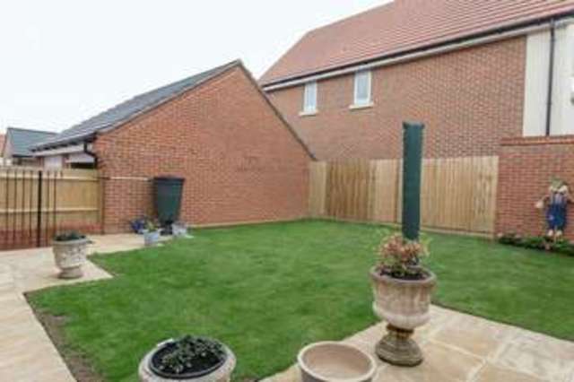  Image of 4 bedroom Detached house for sale in Lapwing Close Emsworth PO10 at Lapwing Close  Emsworth, PO10 7GS