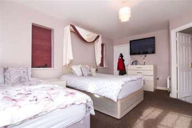  Image of 4 bedroom Detached house for sale in Larch Drive Northfield Birmingham B31 at Larch Drive  Birmingham Great Park, B31 5HB