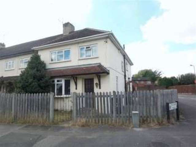 Image of 5 bedroom Semi-Detached house to rent in Larchwood Drive Englefield Green Egham TW20 at Larchwood Drive Englefield Green Egham, TW20 0SH