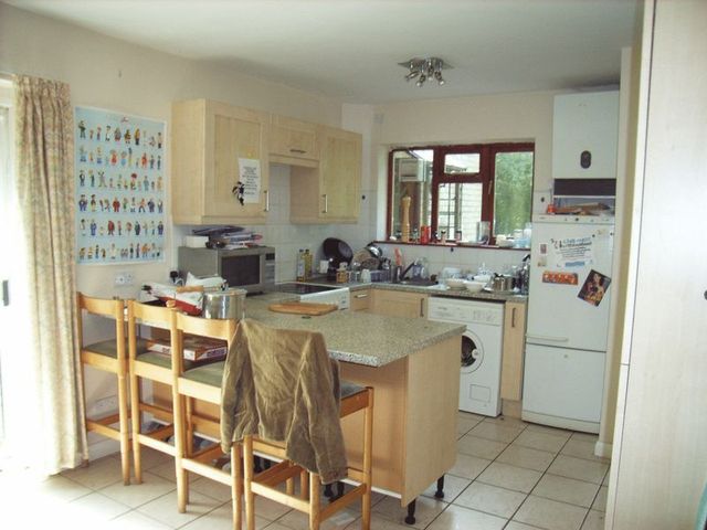  Image of 4 bedroom Semi-Detached house to rent in Larchwood Drive Englefield Green Egham TW20 at Larchwood Drive Englefield Green Egham, TW20 0SL