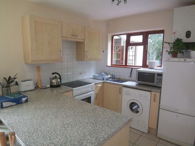  Image of 4 bedroom Semi-Detached house to rent in Larchwood Drive Englefield Green Egham TW20 at Larchwood Drive Englefield Green Egham, TW20 0SL