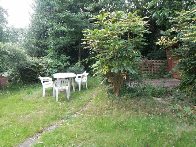  Image of 4 bedroom Semi-Detached house to rent in Larchwood Drive Englefield Green Egham TW20 at Larchwood Drive Englefield Green Egham, TW20 0SL