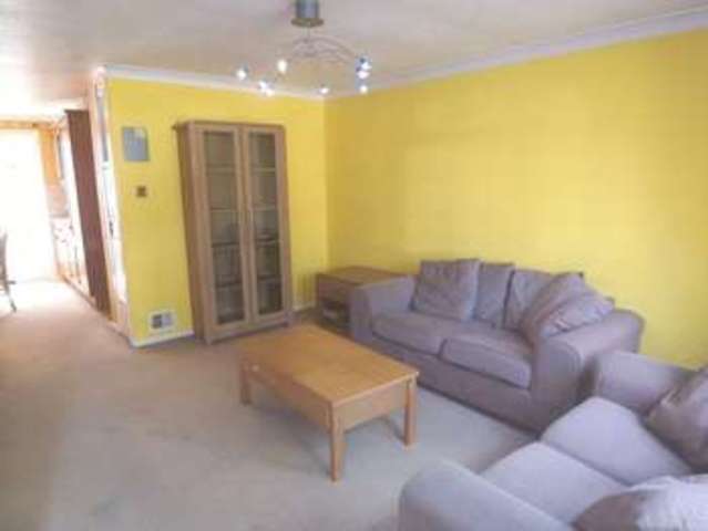  Image of 3 bedroom Terraced house to rent in Larksfield Englefield Green Egham TW20 at Larksfield Englefield Green Egham, TW20 0RA