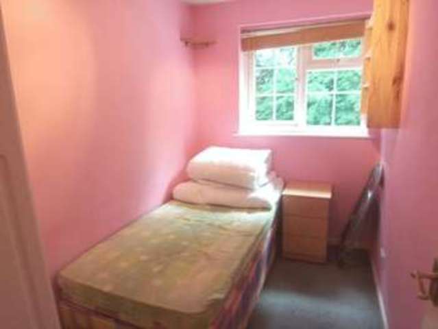  Image of 3 bedroom Terraced house to rent in Larksfield Englefield Green Egham TW20 at Larksfield Englefield Green Egham, TW20 0RA