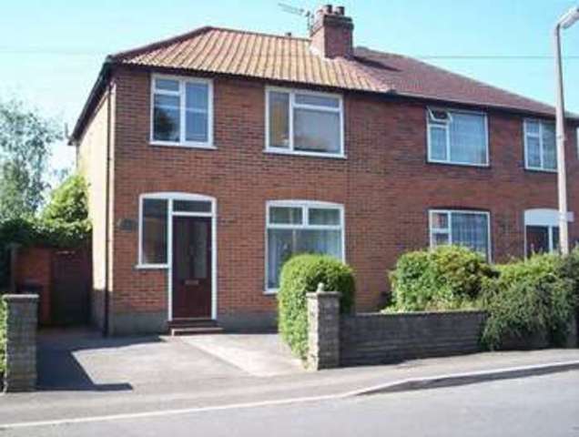  Image of 4 bedroom Semi-Detached house to rent in Laurel Avenue Englefield Green Egham TW20 at Laurel Avenue Englefield Green Egham, TW20 0QD