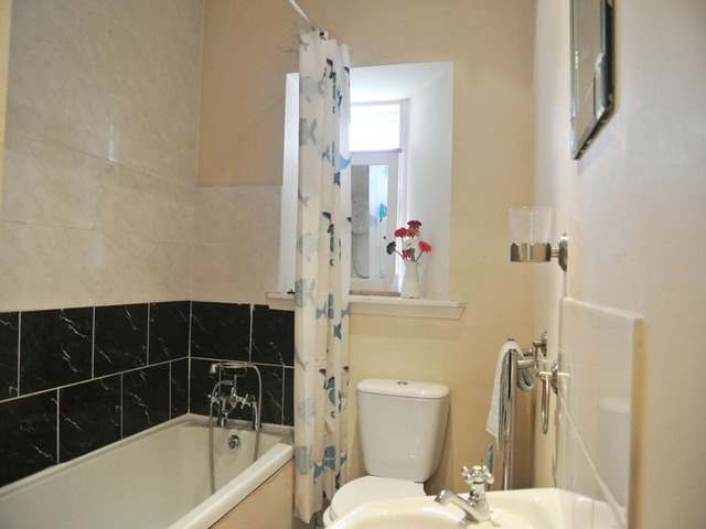  Image of 3 bedroom Flat to rent in Lauriston Park Edinburgh EH3 at Tollcross Edinburgh Edinburgh, EH3 9JA