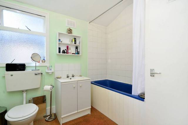  Image of 2 bedroom Flat for sale in Lavers Road London N16 at Lavers Road  Stoke Newington, N16 0DT