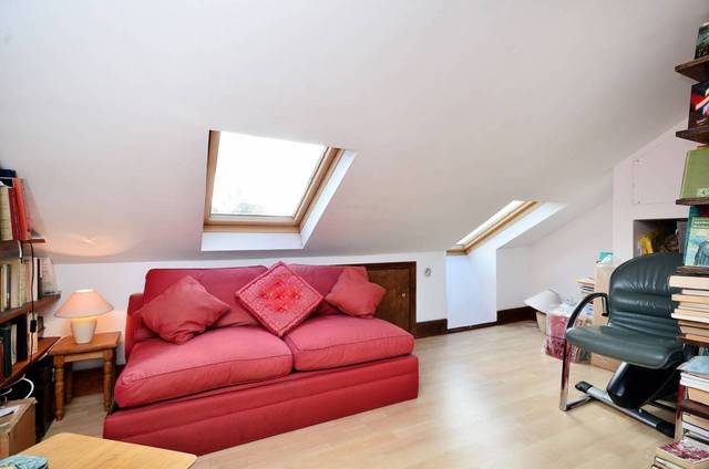  Image of 2 bedroom Flat for sale in Lavers Road London N16 at Lavers Road  Stoke Newington, N16 0DT