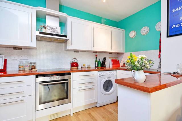 Image of 2 bedroom Flat for sale in Lavers Road London N16 at Lavers Road  Stoke Newington, N16 0DU
