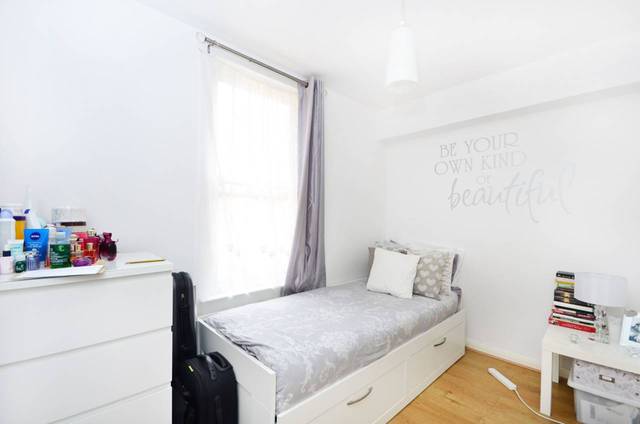  Image of 2 bedroom Maisonette for sale in Leabank Square London E9 at Leabank Square  Hackney Wick, E9 5LP