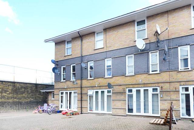  Image of 2 bedroom Maisonette for sale in Leabank Square London E9 at Leabank Square  Hackney Wick, E9 5LP