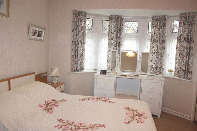  Image of 2 bedroom Detached house for sale in Leacroft Staines TW18 at Leacroft  Staines-Upon-Thames, TW18 4PB