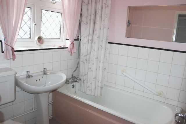  Image of 2 bedroom Detached house for sale in Leacroft Staines TW18 at Leacroft  Staines-Upon-Thames, TW18 4PB