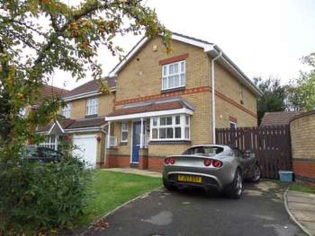  Image of 3 bedroom Detached house for sale in Leary Crescent Newport Pagnell MK16 at Newport Pagnell, MK16 9GD