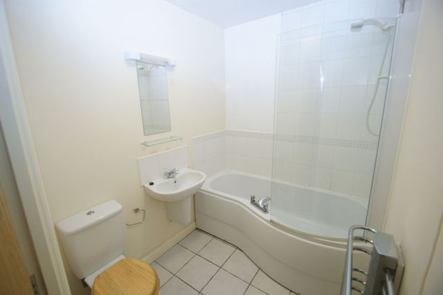  Image of 1 bedroom Flat to rent in Ledger Walk Nottingham NG5 at Ledger Walk Carrington Point Nottingham, NG5 1QU