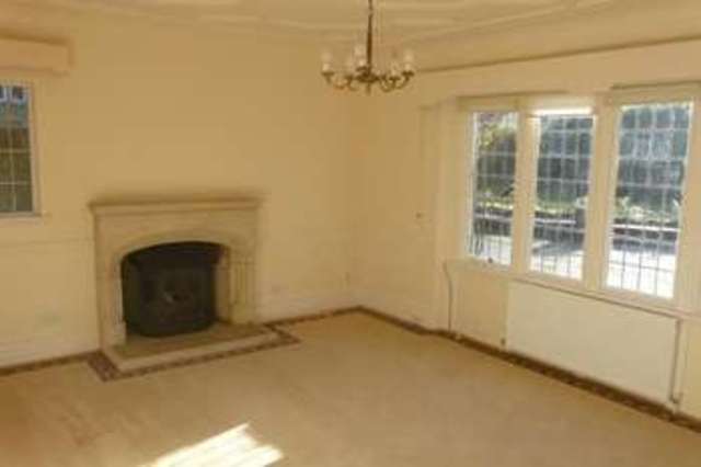  Image of 5 bedroom Detached house for sale in Leeds Road Idle Bradford BD10 at Thackley Bradford Shipley, BD10 8UH